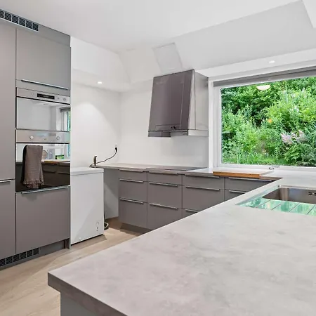 Gt43-102 - Modern 2br With Balcony & Mountain View Bergen