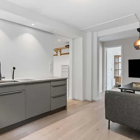 Gt43-102 - Modern 2br With Balcony & Mountain View