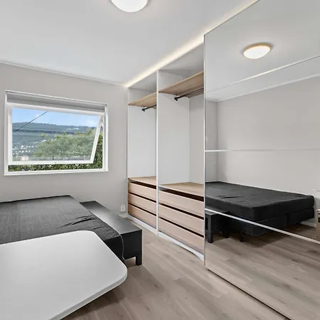 Gt43-102 - Modern 2br With Balcony & Mountain View * Bergen